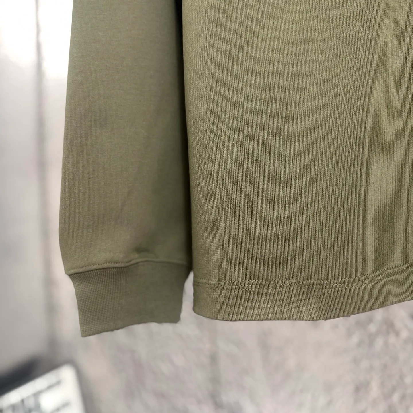 "𝙉𝙚𝙬⚜️Valentino" 2026* Autumn and Winter New Arrival Long Sleeve 350g Pure Cotton Foam Printed Men and Women Same Style Size: S M L XL XXL Color: White Black Coffee Brown